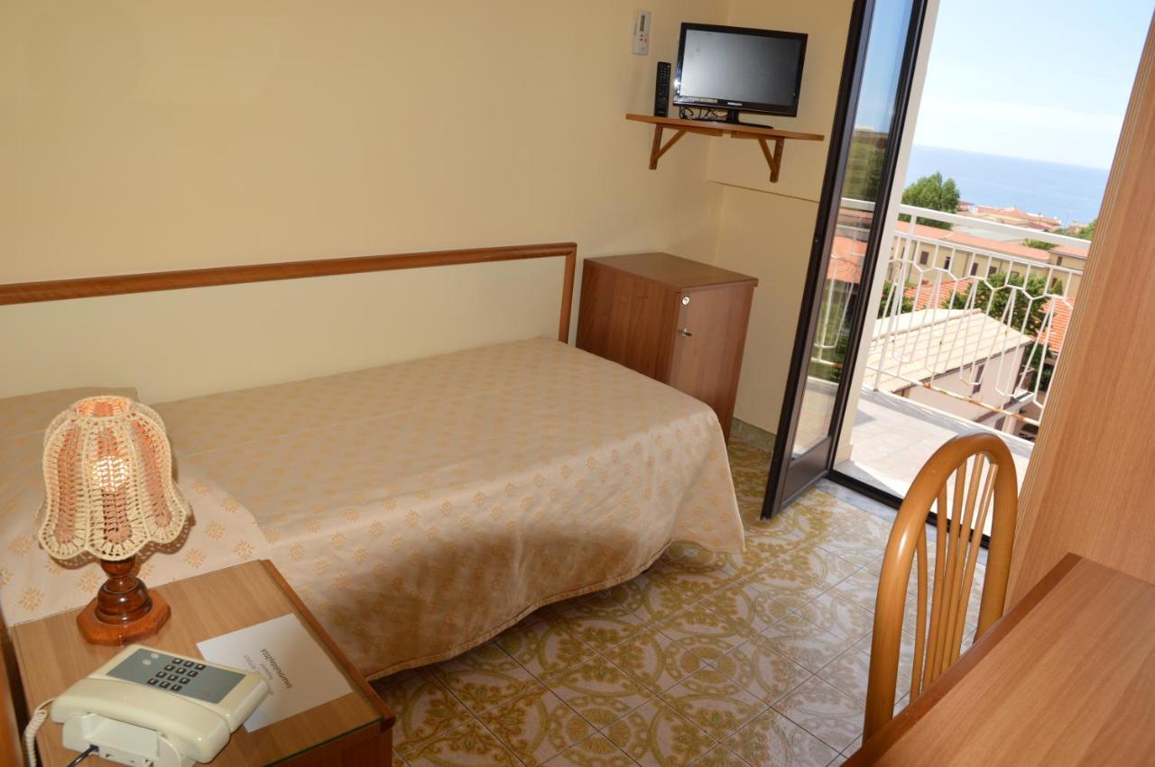 Hotel Virgilio Tropea Esterno foto