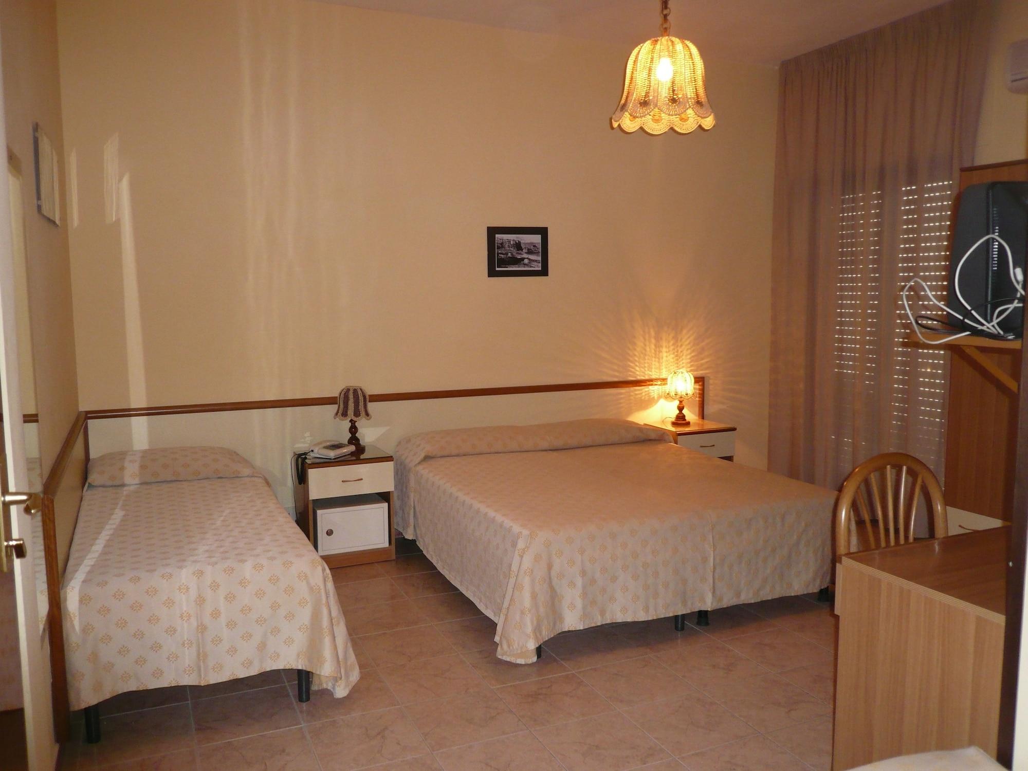 Hotel Virgilio Tropea Esterno foto