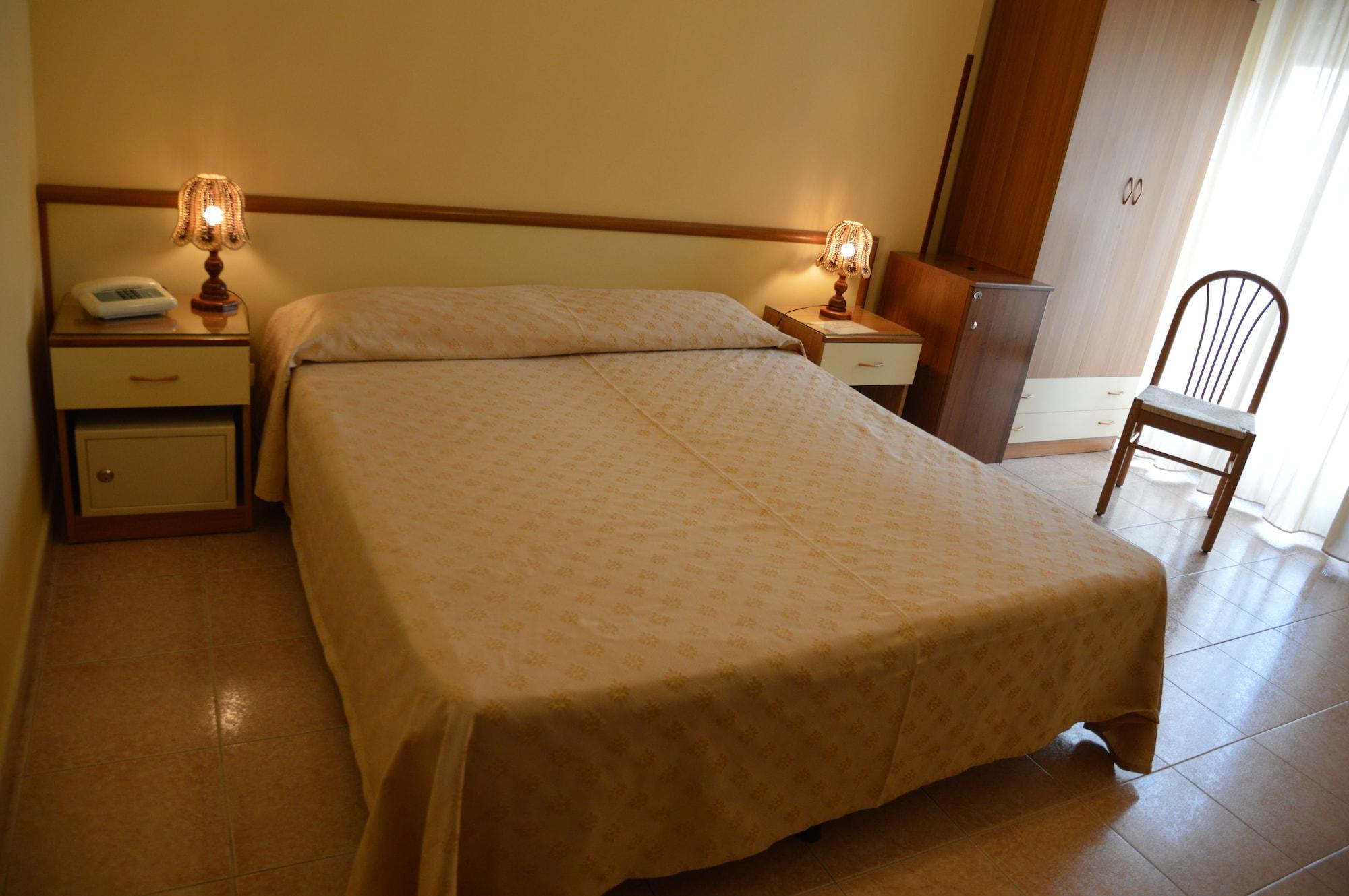 Hotel Virgilio Tropea Esterno foto