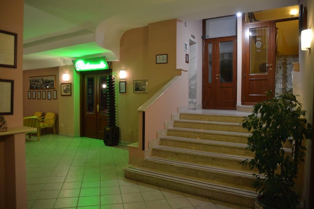 Hotel Virgilio Tropea Esterno foto