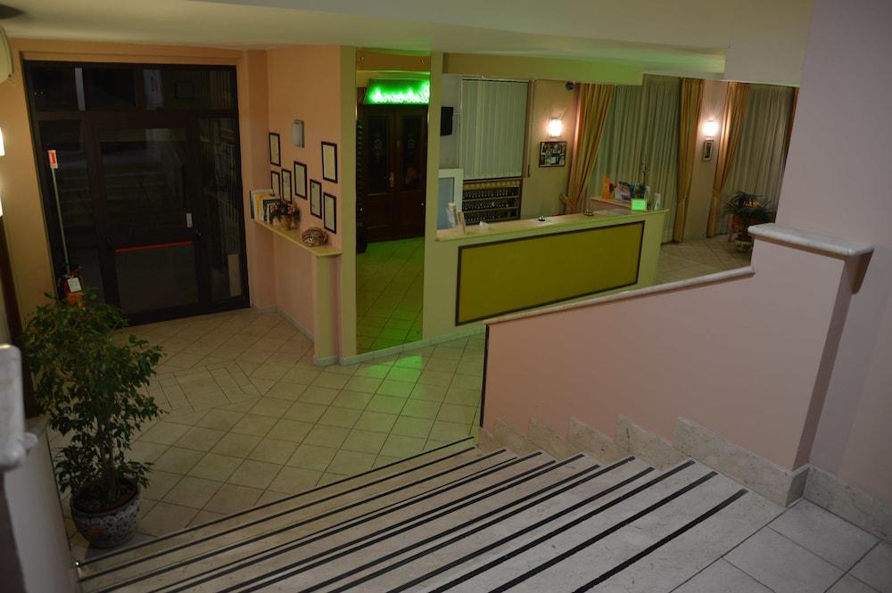 Hotel Virgilio Tropea Esterno foto
