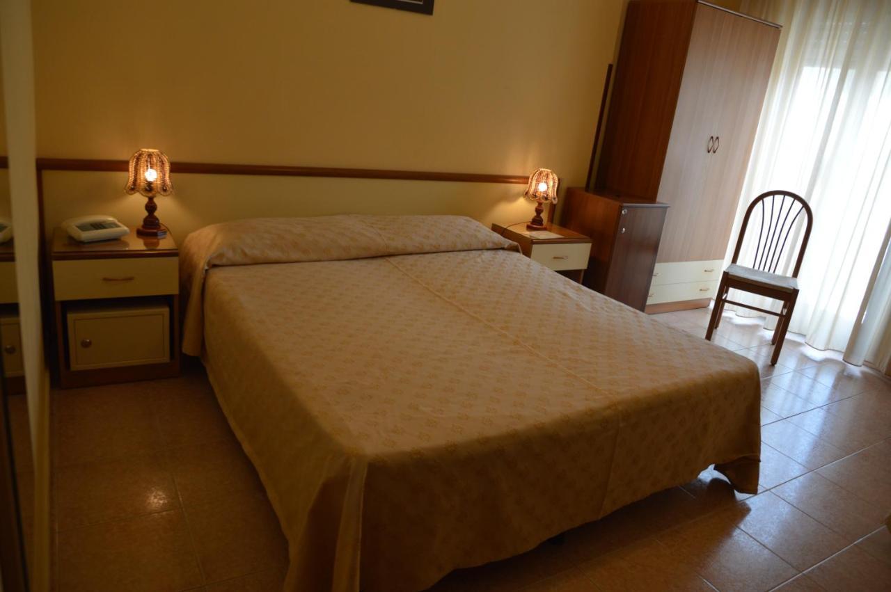 Hotel Virgilio Tropea Esterno foto